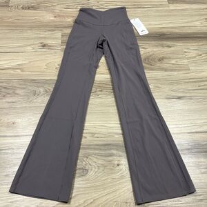 Rhone Revive Flare Legging Pocket Athletic Pants Grey Lilac Size XS $118 NWT
